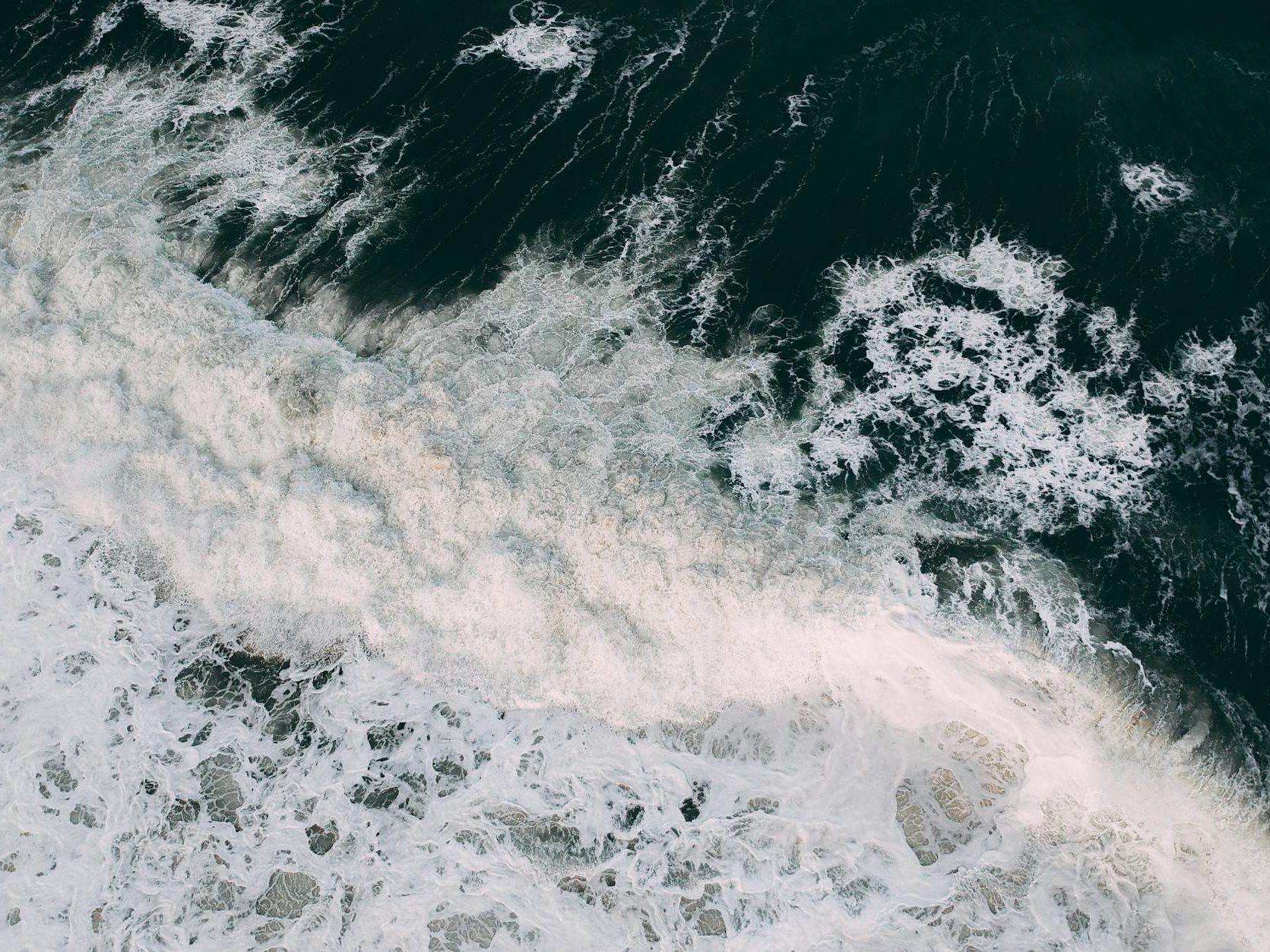 Terror has the color blue.